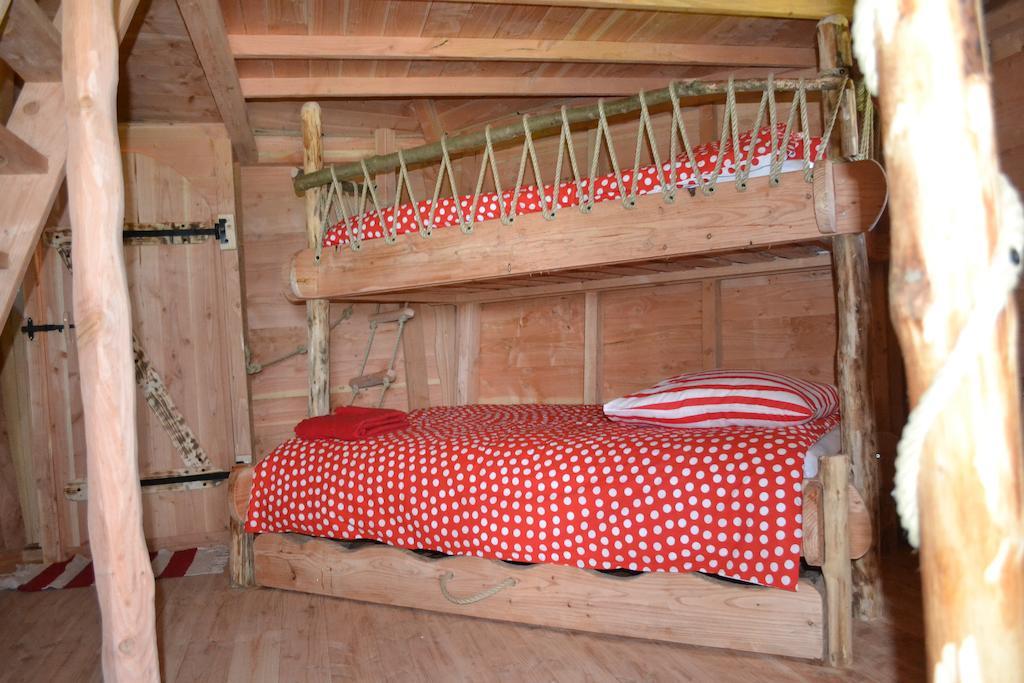 Cabanes Et Yourtes De La Vallee De L'Ance Hotel Sauvessanges Room photo